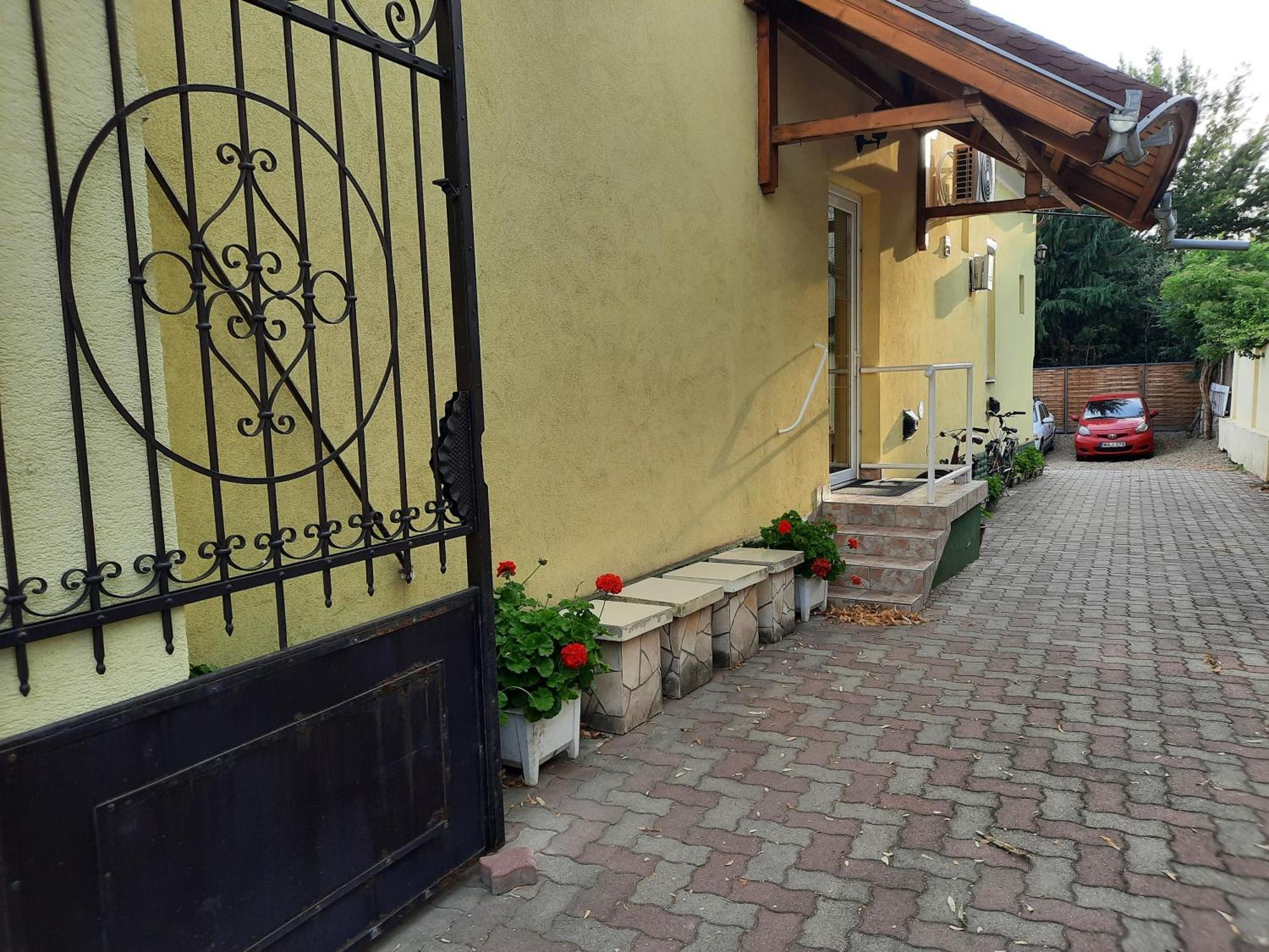 Gloria Apartman Gyula Kamer foto